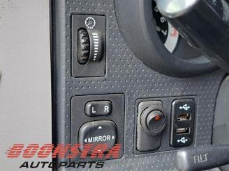 Toyota FJ Cruiser FJ Cruiser (GSJ15), SUV, 2005 / 2018 4.0 V6 24V Dual VVTi picture 17