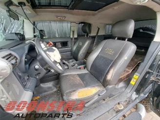 Toyota FJ Cruiser FJ Cruiser (GSJ15), SUV, 2005 / 2018 4.0 V6 24V Dual VVTi picture 10