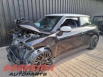 disassembly passenger cars Mini Mini Mini Electric (J01), Hatchback 3-drs, 2023 Cooper E 40.7 kWh 2025/4