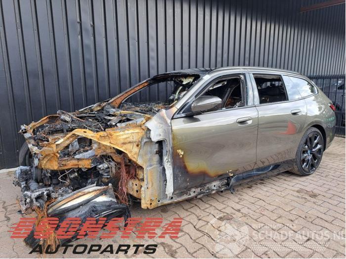 BMW 5-serie 5 serie Touring (G61), Combi, 2024 550e xDrive 3.0