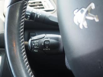 Peugeot 308 1.2 e-THP Active picture 17