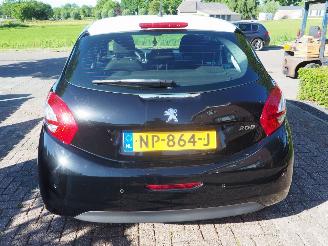 Peugeot 208 1.2 Vti Blue Lease Executive picture 5