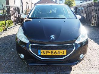 Peugeot 208 1.2 Vti Blue Lease Executive picture 2