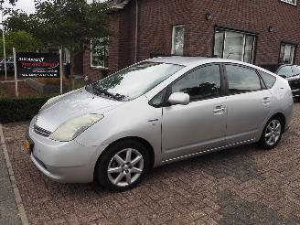 Vaurioauto  passenger cars Toyota Prius 1.5 VVt-i Business Edition 2006/3