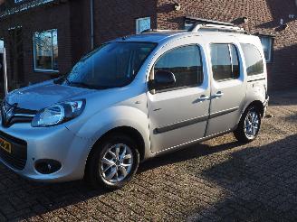Coche accidentado Renault Kangoo Family 1.2 TXe AUTOMAAT 2018/7