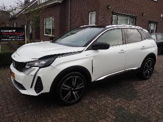 Voiture accidenté Peugeot 3008 1.6 Hybrid 225 GT 2022/12