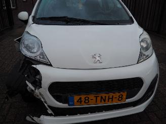 Peugeot 107 1.0 Active Automaat picture 9
