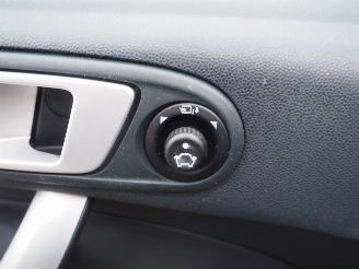 Ford Fiesta 1.6 Tdci Titanium picture 25