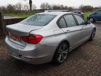 BMW 3-serie 320i High executive picture 4