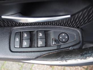 BMW 3-serie 320i High executive picture 24