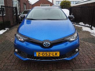 Toyota Auris 1.8 Hybrid dynamic Ultimate picture 2