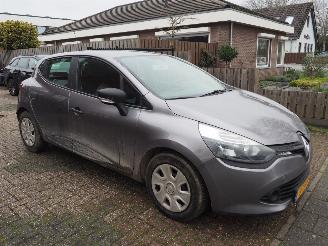 Renault Clio 0.9 TCe Authentique picture 3