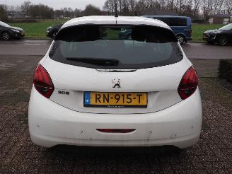Peugeot 208 1.2 PureTech Blue lion picture 5