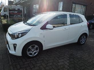 Schadeauto Kia Picanto 1.0 Dpi Comfortline 2022/11