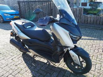 Yamaha Xmax 300 ABS picture 3