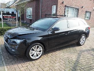 Unfallwagen Seat Leon 1.0 eTSI style business intens 2023/1