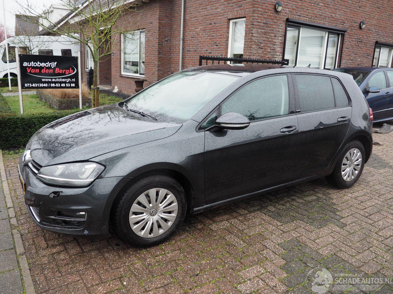 Volkswagen Golf 1.4 TSI Connected Serie DSG