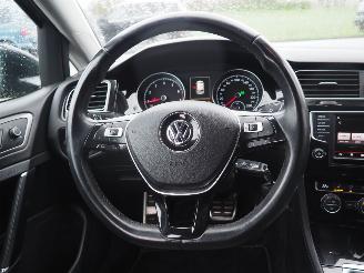 Volkswagen Golf 1.4 TSI Connected Serie DSG picture 17