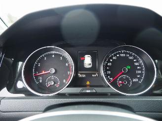 Volkswagen Golf 1.4 TSI Connected Serie DSG picture 30