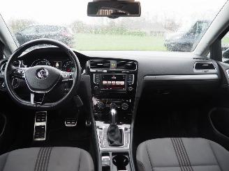 Volkswagen Golf 1.4 TSI Connected Serie DSG picture 16