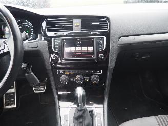 Volkswagen Golf 1.4 TSI Connected Serie DSG picture 20