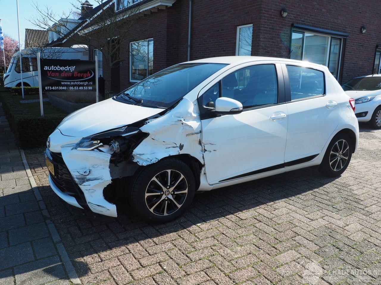 Toyota Yaris 1.5 hybrid design sport