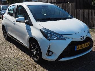 Toyota Yaris 1.5 hybrid design sport picture 3