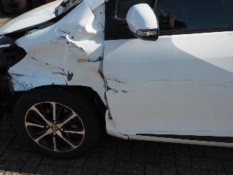 Toyota Yaris 1.5 hybrid design sport picture 8