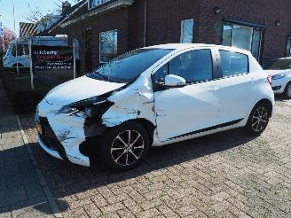 Unfallwagen Toyota Yaris 1.5 hybrid design sport 2018/4