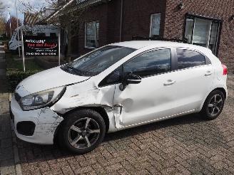 Coche accidentado Kia Rio 1.1 CRdi Plus Pack 2012/8