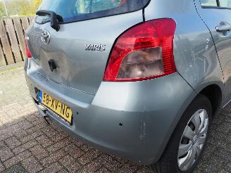 Toyota Yaris 1.3 VVTI Sol MMT Automaat picture 9