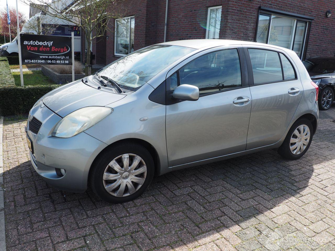 Toyota Yaris 1.3 VVTI Sol MMT Automaat