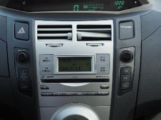 Toyota Yaris 1.3 VVTI Sol MMT Automaat picture 18
