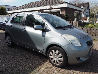 Toyota Yaris 1.3 VVTI Sol MMT Automaat picture 3
