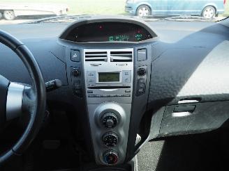 Toyota Yaris 1.3 VVTI Sol MMT Automaat picture 17