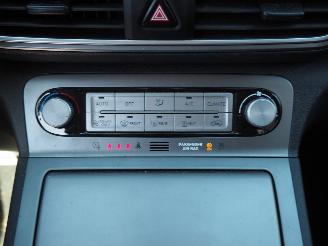 Hyundai Kona EV Limited 64KWH picture 23