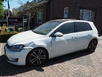 Unfallwagen Volkswagen Golf 1.4 TSI GTE Connected Series 2016/10