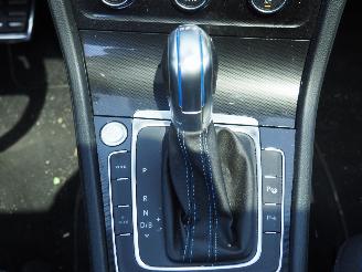 Volkswagen Golf 1.4 TSI GTE Connected Series picture 20