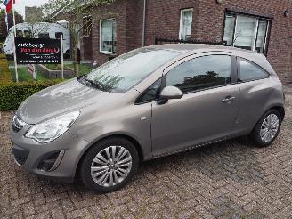 Unfallwagen Opel Corsa 1.4 16v Cosmo 2011/11