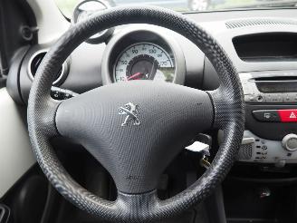 Peugeot 107 1.0 Active picture 15