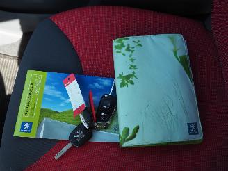 Peugeot 107 1.0-12V XS Urban Move picture 18
