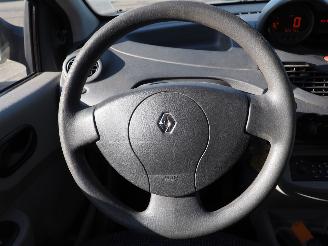 Renault Twingo 1.2 Authentique picture 17