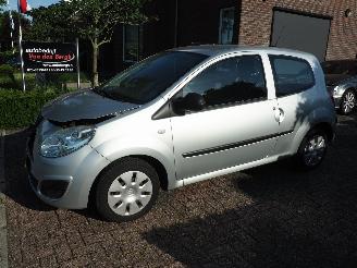 Damaged car Renault Twingo 1.2 Authentique 2009/11