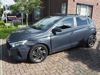 Vaurioauto  passenger cars Hyundai I-20 1.0 T-gdi Premium Automaat 2022/10