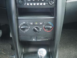 Peugeot 207 1.4-16V X-Line Automaat picture 15