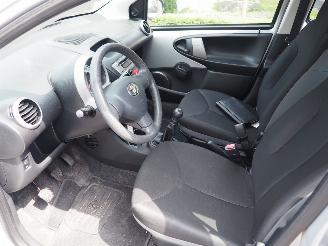 Toyota Aygo 1.0 VVT-i Now picture 22