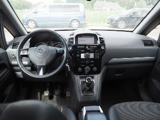 Opel Zafira 1.8 Cosmo 7 Persoons picture 14