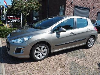 Schadeauto Peugeot 308 1.6 Vti Access 2012/4