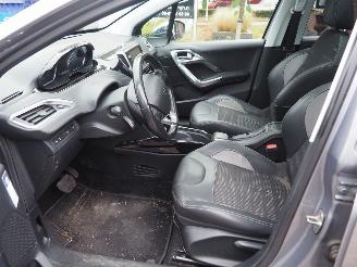 Peugeot 2008 1.6 VTi Allure Automaat picture 27