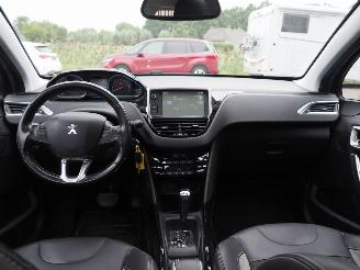 Peugeot 2008 1.6 VTi Allure Automaat picture 16